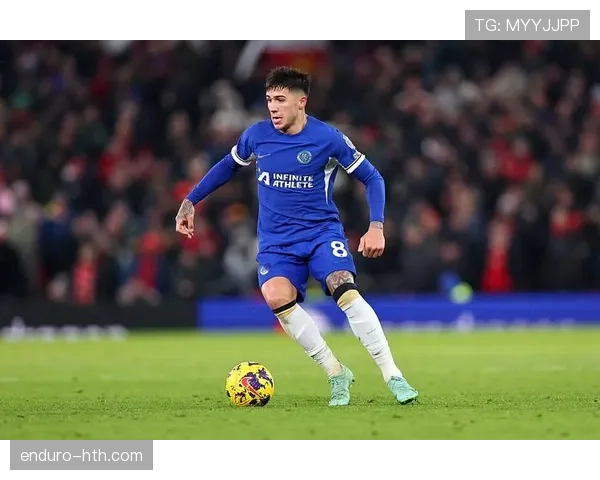 埃弗顿强势取胜,状态回暖重返英超争四行列 埃弗顿强势取胜,状态回暖重返英超争四行列