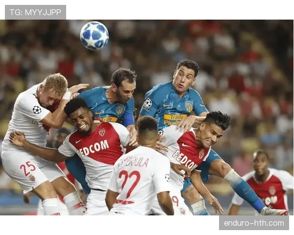 皇马新赛季开局，球迷热情如火在伯纳乌欢庆团队表现稳健